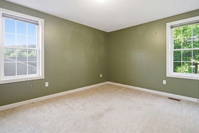 37 Moreland Green Dr, Worcester, MA 01609