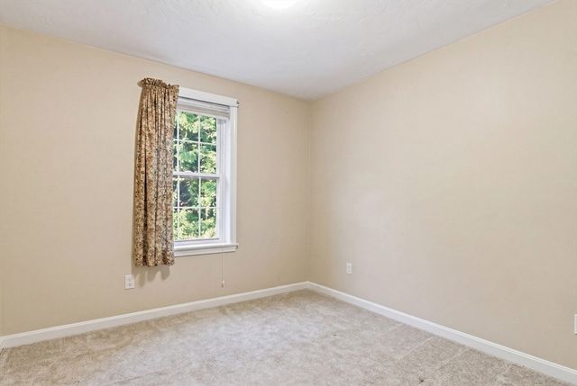 37 Moreland Green Dr, Worcester, MA 01609
