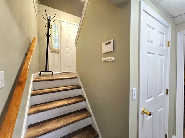 37 Moreland Green Dr, Worcester, MA 01609