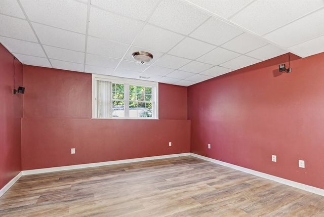 37 Moreland Green Dr, Worcester, MA 01609