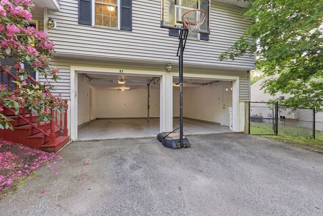 37 Moreland Green Dr, Worcester, MA 01609
