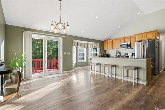37 Moreland Green Dr, Worcester, MA 01609