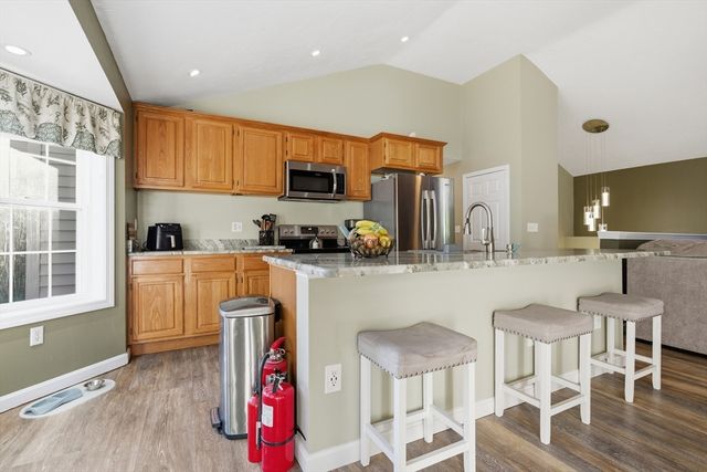 37 Moreland Green Dr, Worcester, MA 01609