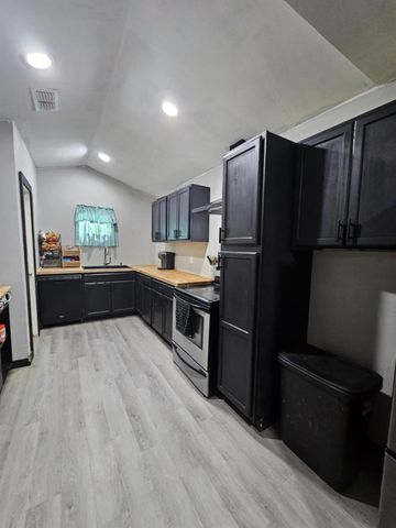 206 Lilly Drive, Elkhart, TX 75839