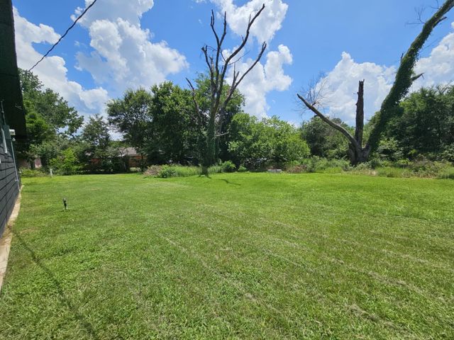 206 Lilly Drive, Elkhart, TX 75839