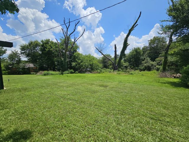 206 Lilly Drive, Elkhart, TX 75839