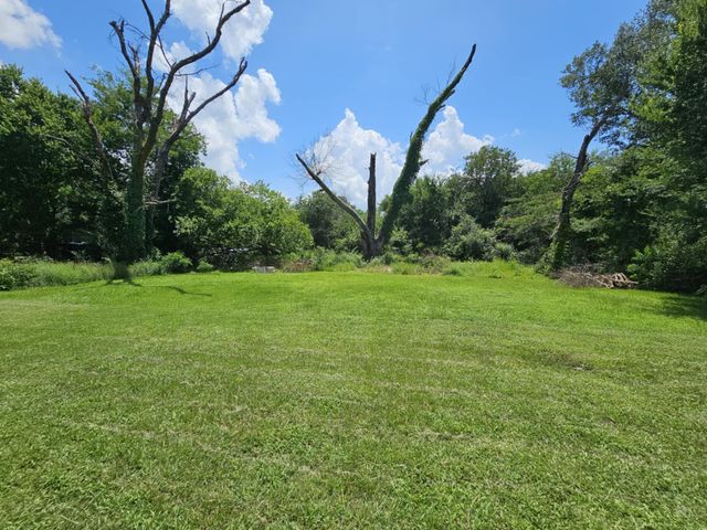 206 Lilly Drive, Elkhart, TX 75839