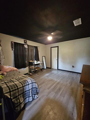 206 Lilly Drive, Elkhart, TX 75839