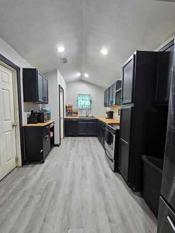 206 Lilly Drive, Elkhart, TX 75839