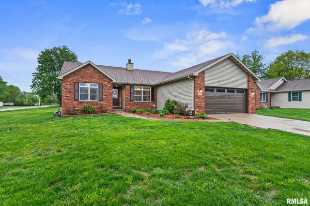 801 E SPRUCE Street, Chatham, IL 62629