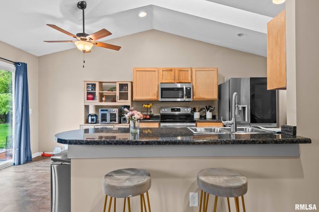 801 E SPRUCE Street, Chatham, IL 62629