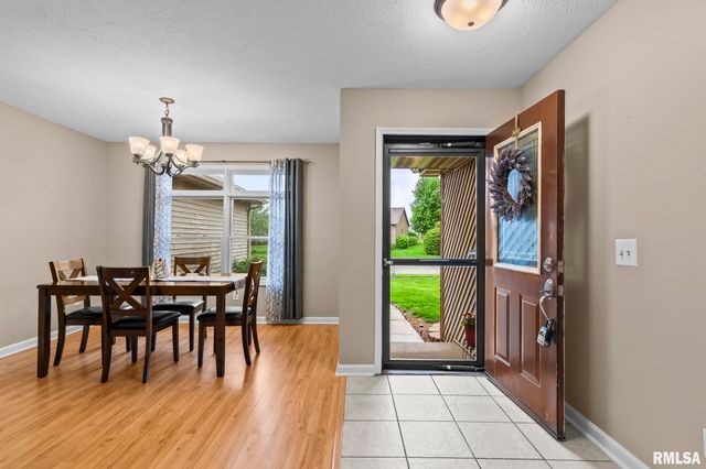 801 E SPRUCE Street, Chatham, IL 62629