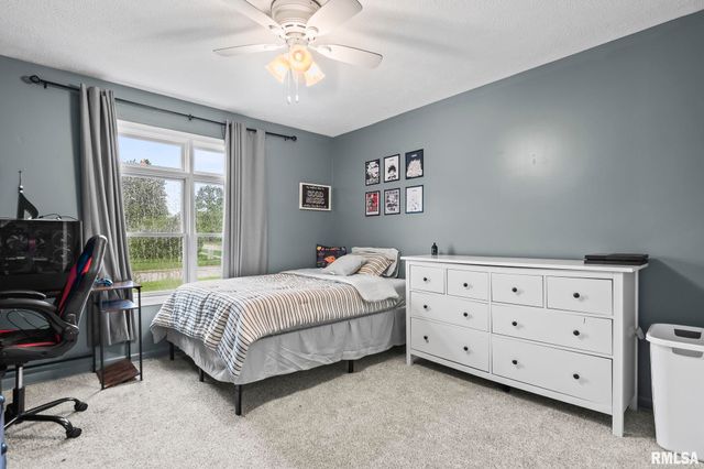 801 E SPRUCE Street, Chatham, IL 62629