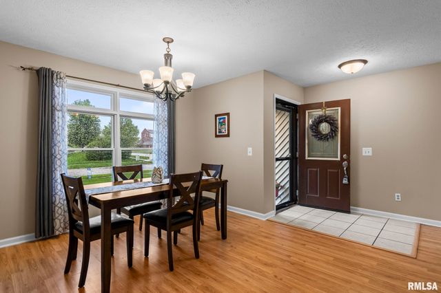 801 E SPRUCE Street, Chatham, IL 62629