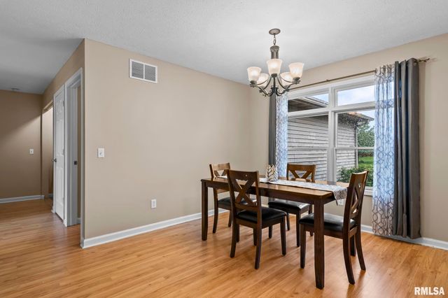 801 E SPRUCE Street, Chatham, IL 62629