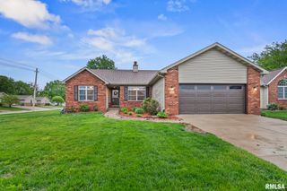 801 E SPRUCE Street, Chatham, IL 62629