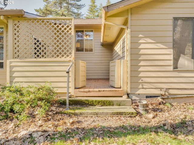 1116 Nw SPRINGWOOD Ln, Mc Minnville, OR 97128