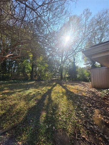 961 Dixie Drive, Jonesboro, GA 30236