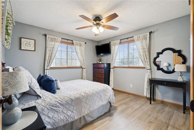 601 E 11th St Street, Vinton, IA 52349