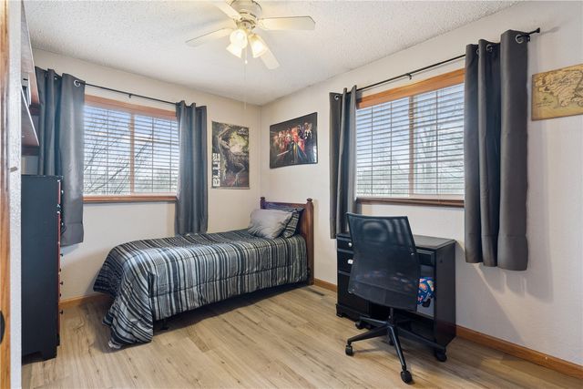 601 E 11th St Street, Vinton, IA 52349