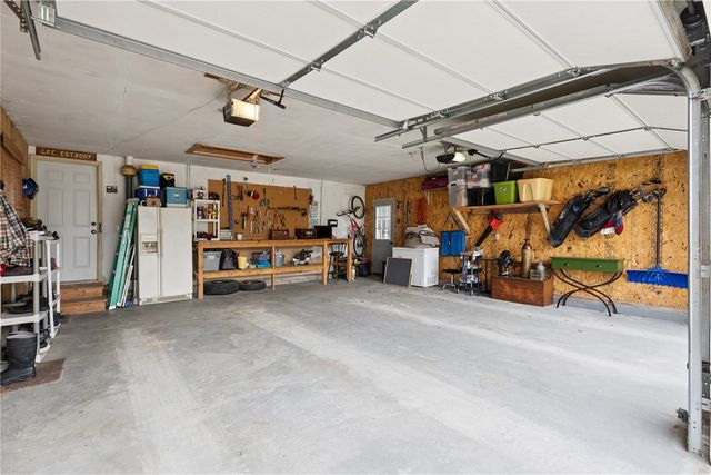 601 E 11th St Street, Vinton, IA 52349