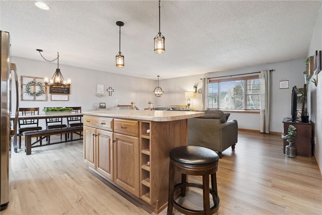 601 E 11th St Street, Vinton, IA 52349