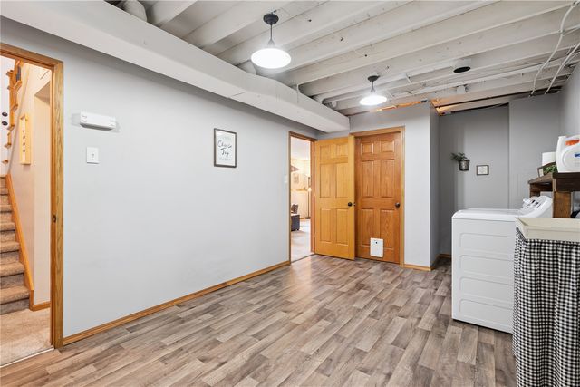 601 E 11th St Street, Vinton, IA 52349