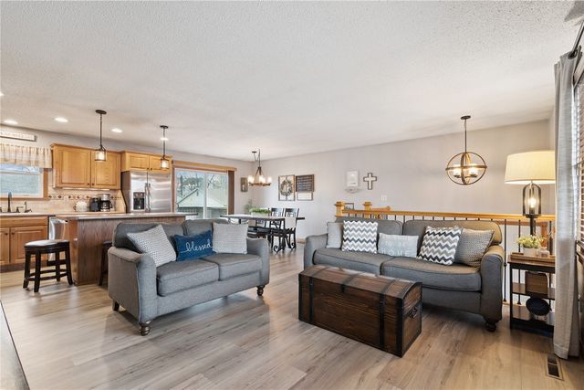 601 E 11th St Street, Vinton, IA 52349