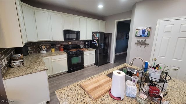 683 Whippoorwill Lane, Wadsworth, OH 44281