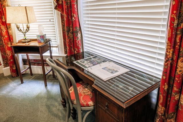 916 E Walnut Street, Springfield, MO 65806