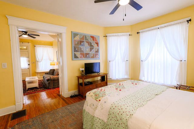 916 E Walnut Street, Springfield, MO 65806