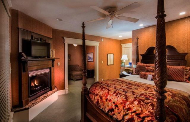 916 E Walnut Street, Springfield, MO 65806