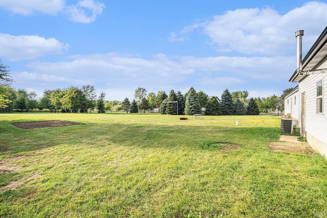 72365 County 133 Road, Syracuse, IN 46567