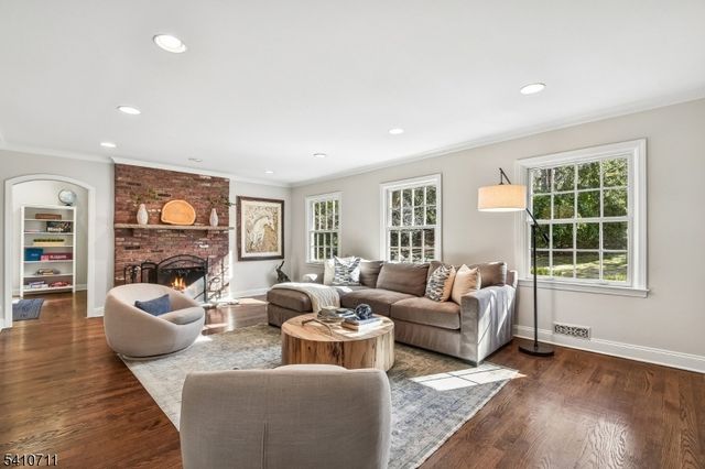 197 Parsonage Hill Rd, Millburn Twp., NJ 07078