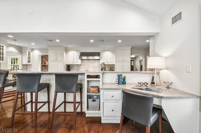 197 Parsonage Hill Rd, Millburn Twp., NJ 07078