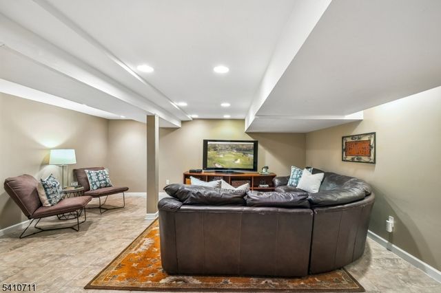 197 Parsonage Hill Rd, Millburn Twp., NJ 07078