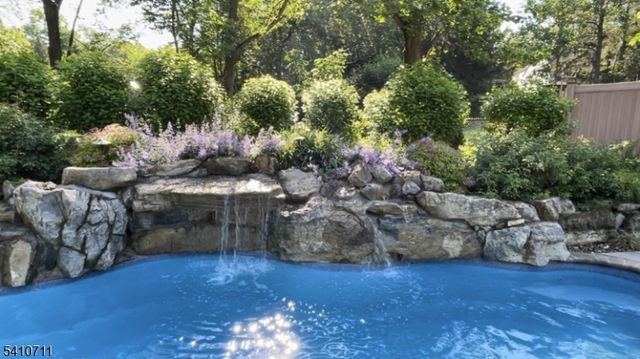 197 Parsonage Hill Rd, Millburn Twp., NJ 07078