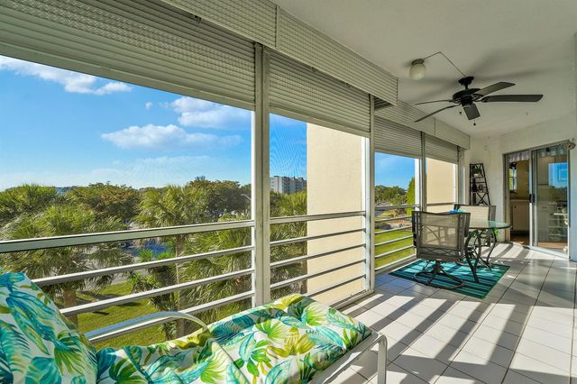 3590 Via Poinciana 416, Lake Worth, FL 33467
