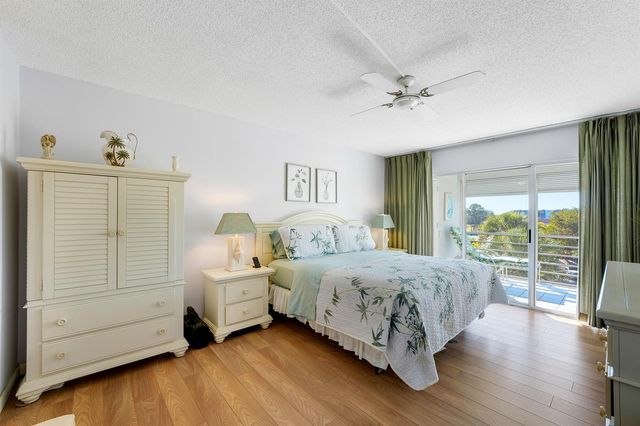 3590 Via Poinciana 416, Lake Worth, FL 33467
