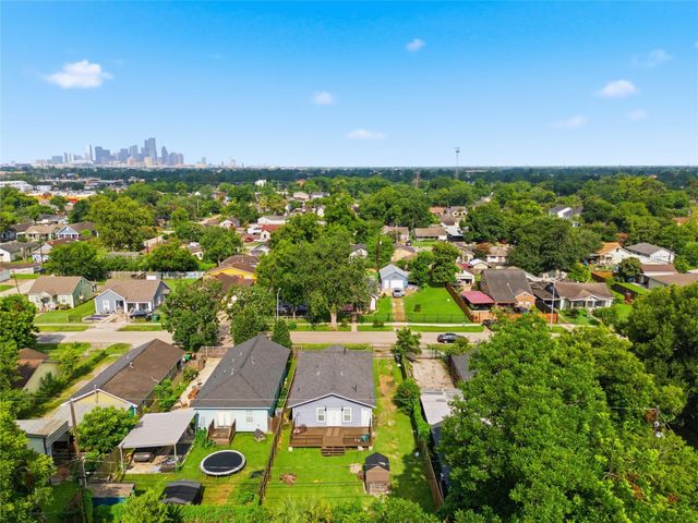 531 Woolworth Street, Houston, TX 77020