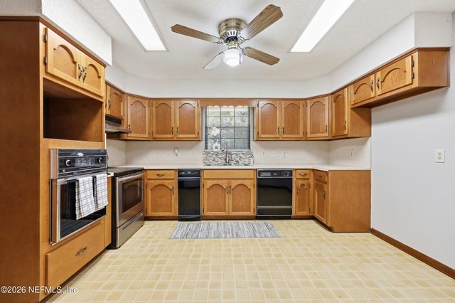 1733 HEREFORD Road, Middleburg, FL 32068