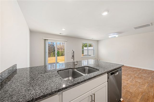 404 Oakmont Valley Trail, Seneca, SC 29678