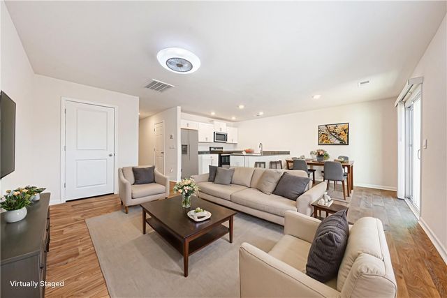 404 Oakmont Valley Trail, Seneca, SC 29678