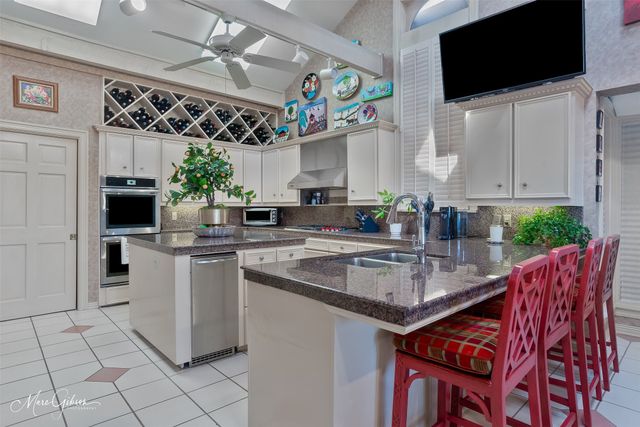 8711 Glenmora Drive, Shreveport, LA 71106