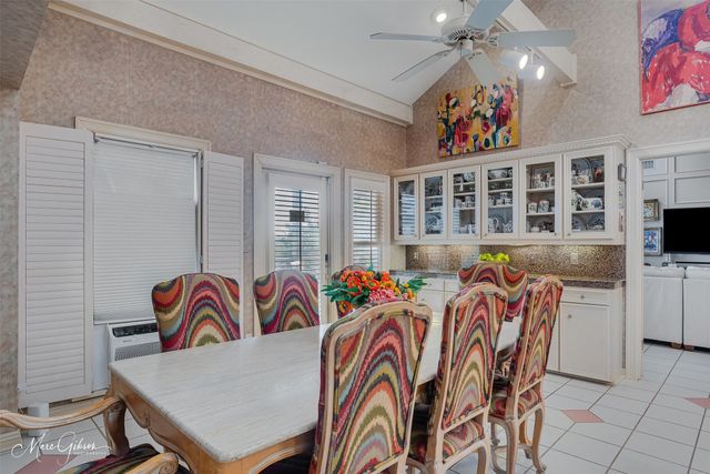 8711 Glenmora Drive, Shreveport, LA 71106