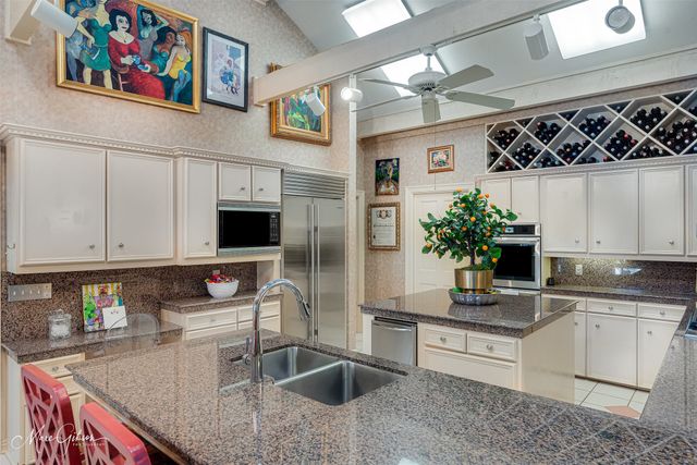 8711 Glenmora Drive, Shreveport, LA 71106