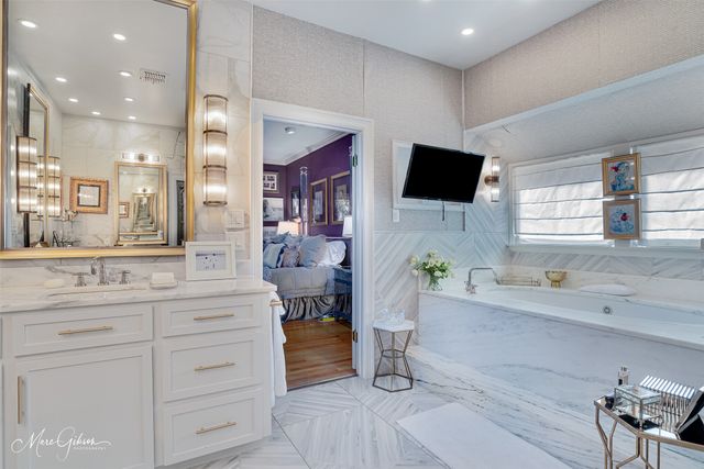 8711 Glenmora Drive, Shreveport, LA 71106