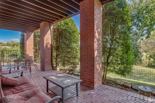 8711 Glenmora Drive, Shreveport, LA 71106