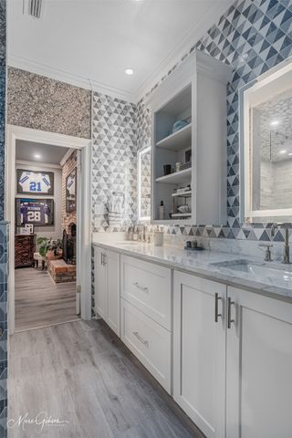 8711 Glenmora Drive, Shreveport, LA 71106