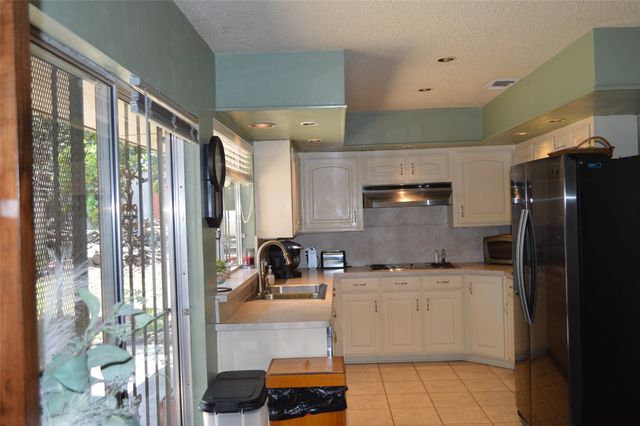 1226 W Camp Wisdom Road, Duncanville, TX 75116